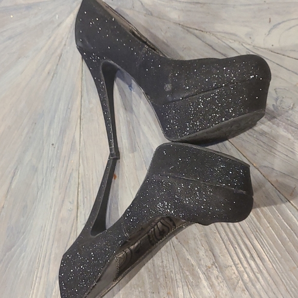 Dollhouse Sparkly Black platform Heels - Picture 6 of 8